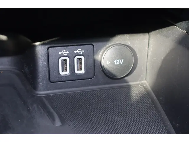 Ford Kuga 1.5 EcoBoost Titanium 2021 Benzine 38