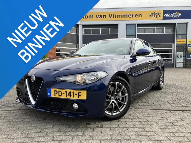 Alfa Romeo Giulia 2.0T Super 2017 Benzine