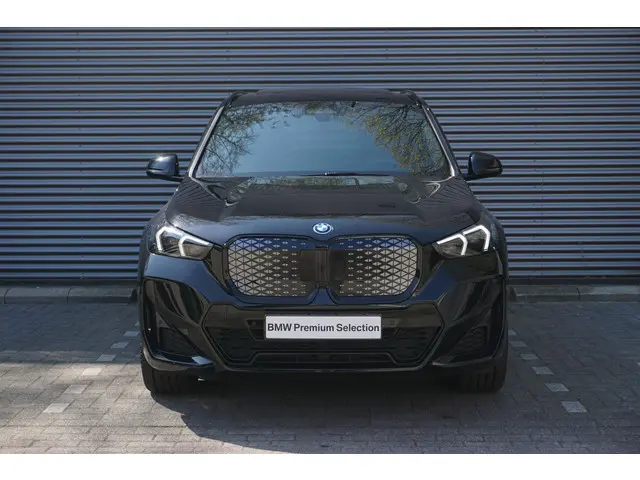 BMW iX1 xDrive30 2025 Elektrisch 3