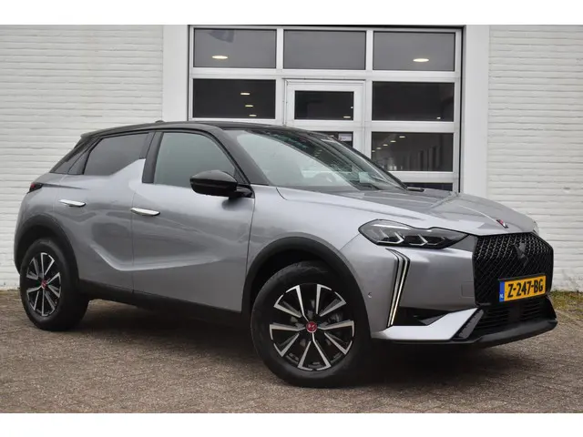 DS DS 3 PureTech130EAT8 Performance Line 2024 Benzine 4