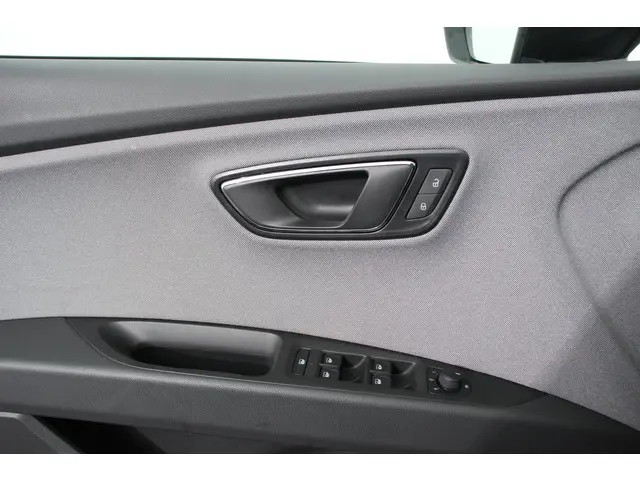 SEAT Leon ST 1.5 TSI 150pk DSG Style 2020 Benzine 12