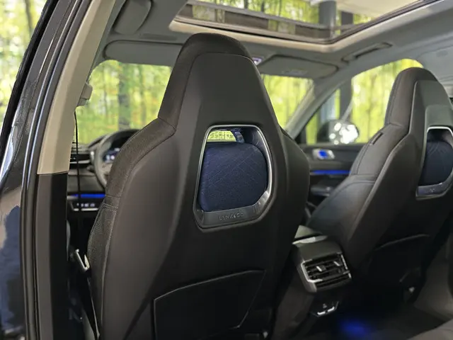 Lynk & Co 01 1.5 2024 Hybride Benzine 31