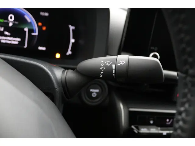 Toyota C-HR 1.8 Hybrid 140 Active 2025 Hybride Benzine 27