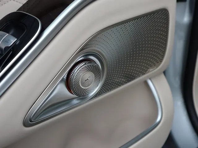 Mercedes-Benz S-Klasse 680 4MATIC Maybach 2023 Benzine 14