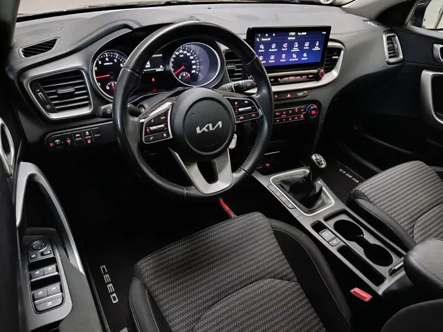 Kia Ceed 1.0 T-GDi DynamicLine 2022 Benzine 5
