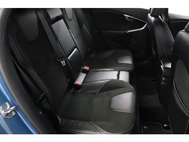 Volvo V40 2.0 D2 R-Design 2016 Diesel 13