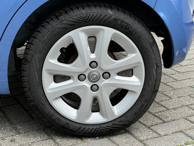 Opel KARL 1.0 ecoFLEX Edition 2015 Benzine 4