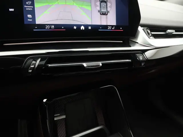 BMW iX2 eDrive20 65kWh 2024 Elektrisch 14