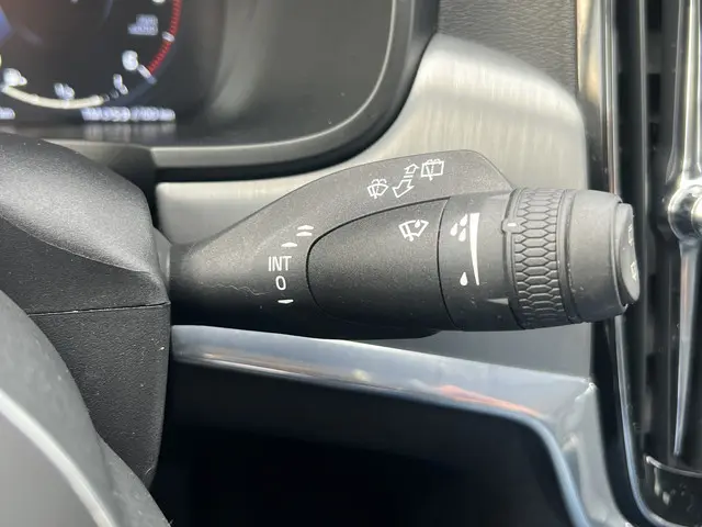 Volvo V90 2.0 D4 190 pk Momentum 2017 Diesel 33