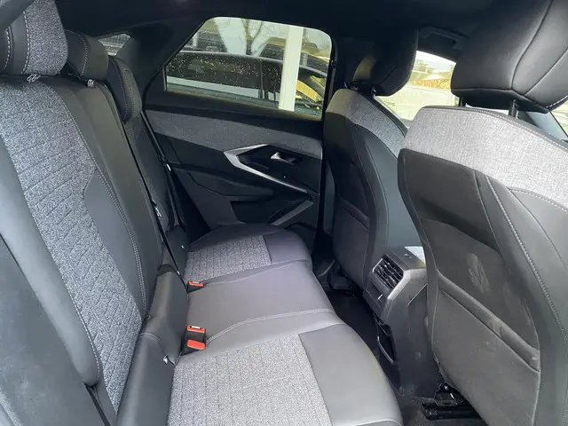 Peugeot 3008 1.2 Hybrid 145 Allure 2025 Hybride Benzine 8