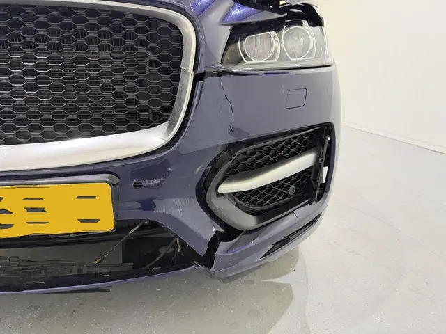 Jaguar F-PACE 2.0d Turbo Portfolio AWD Aut. 2017 Diesel 15