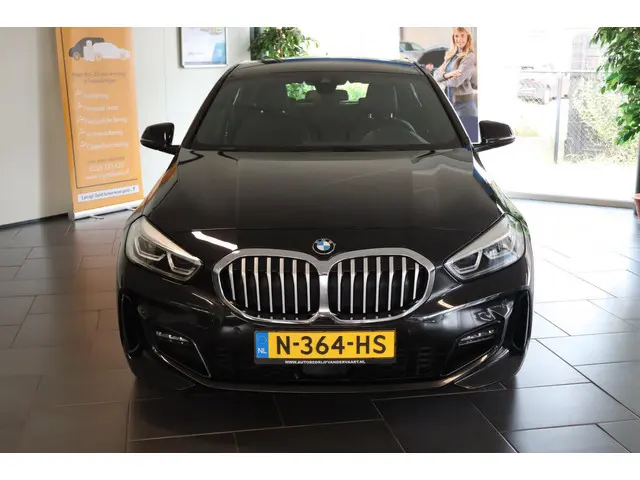 BMW 1 Serie 118i Business Edition 2021 Benzine 2