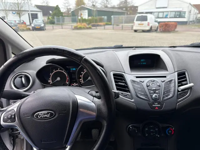 Ford Fiesta 1.25 2016 Benzine 11