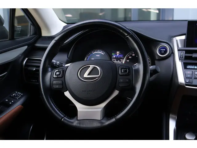 Lexus NX 300h AWD Luxury Line 2015 Hybride Benzine 14
