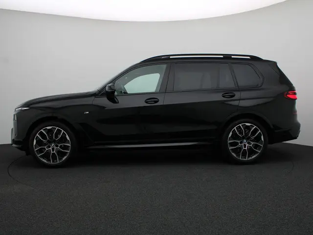 BMW X7 xDrive40i 2025 Benzine 4