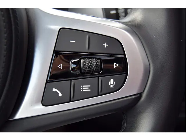 BMW 1 Serie 120i 2023 Benzine 32