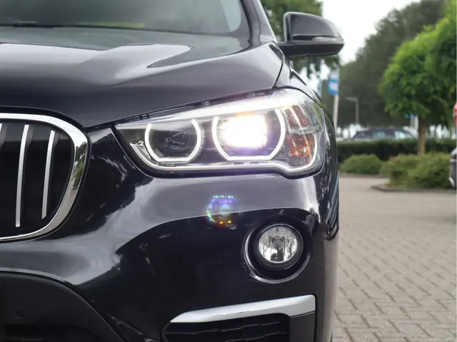BMW X1 sDrive18i 136 PK High Executive 2017 Benzine 28