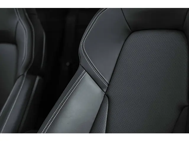 Porsche 911 Carrera GTS 2025 Benzine 33