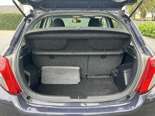 Toyota Yaris 1.3 VVT-i Comfort 2012 Benzine 4