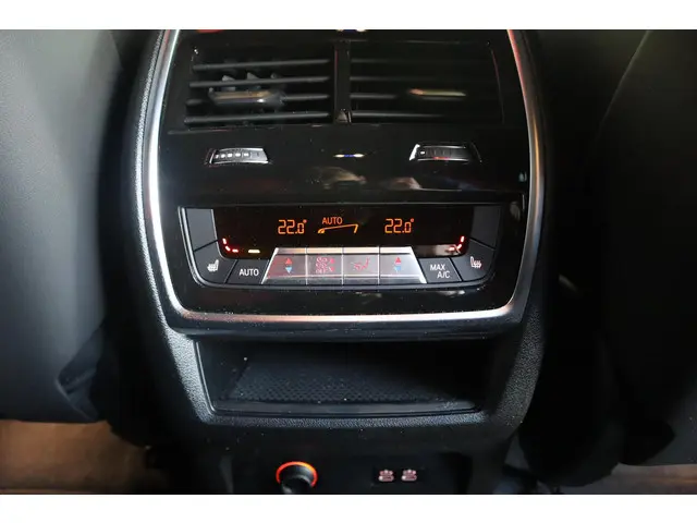 BMW XM Label Red 2024 Hybride Benzine 25