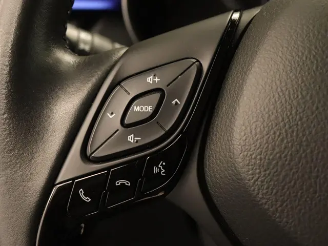 Toyota C-HR 2.0 Hybrid Bi-Tone 2020 Hybride Benzine 26