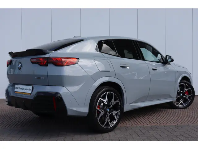 BMW X2 sDrive20i 2025 Benzine 6
