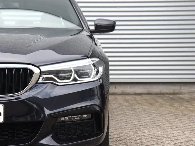 BMW 5 Serie Touring 520i 2019 Benzine 34