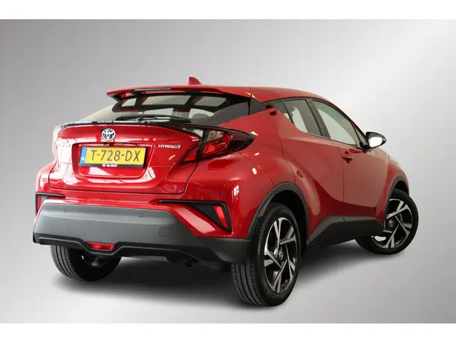 Toyota C-HR 2