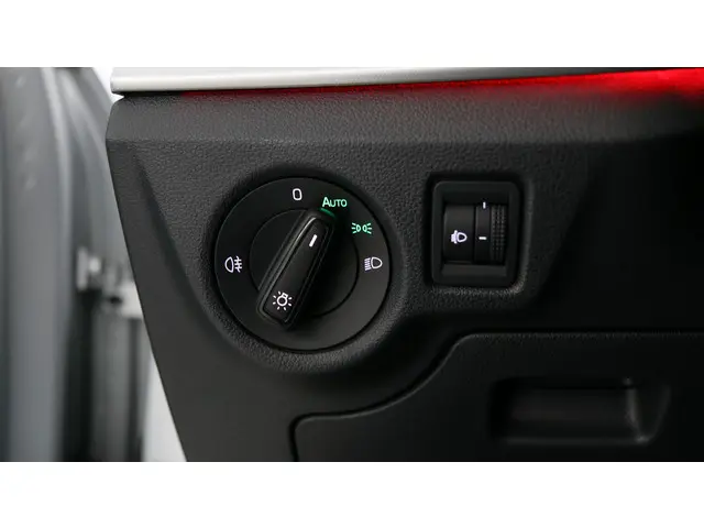 Škoda Kamiq 1.0 TSI 115pk Sport Business 2021 Benzine 14