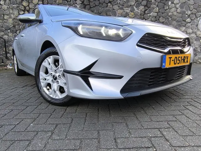 Kia Ceed 1.0 T-GDi DynamicLine 2023 Benzine 26
