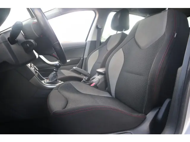 Peugeot 308 1.6 THP Sportium 2013 Benzine 4