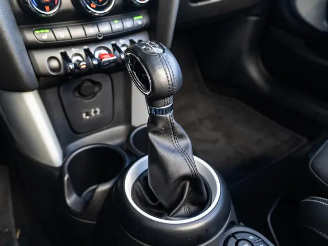 MINI Cooper Cabrio Aut. 2017 Benzine 27