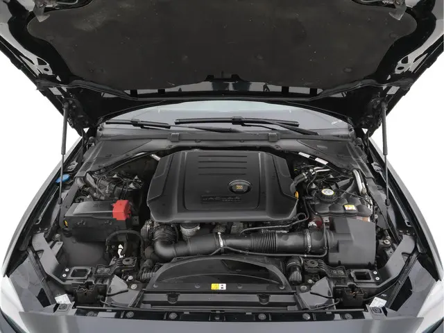 Jaguar XE 2.0 D Pure In-Control-Pack 2016 Diesel 25