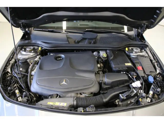 Mercedes-Benz CLA 180 Ambition 2014 Benzine 29