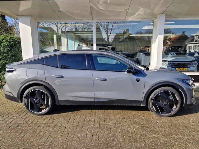 Peugeot 408 1.6 HYbrid GT 180 EAT8 2024 Hybride Benzine 2