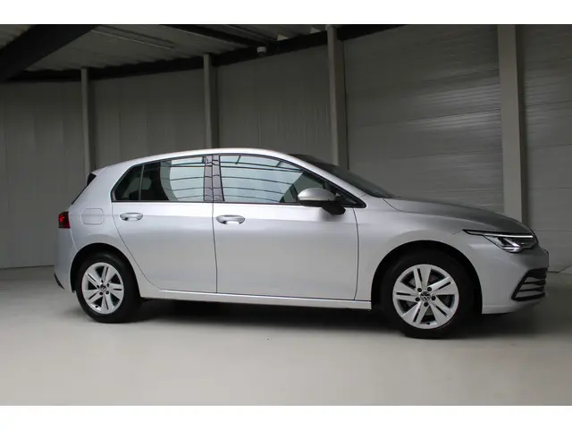 Volkswagen Golf 1.0 eTSI Life DSG 2021 Hybride Benzine 25