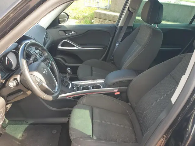 Opel Zafira Tourer 1.4 Design Edition 2013 Benzine 9
