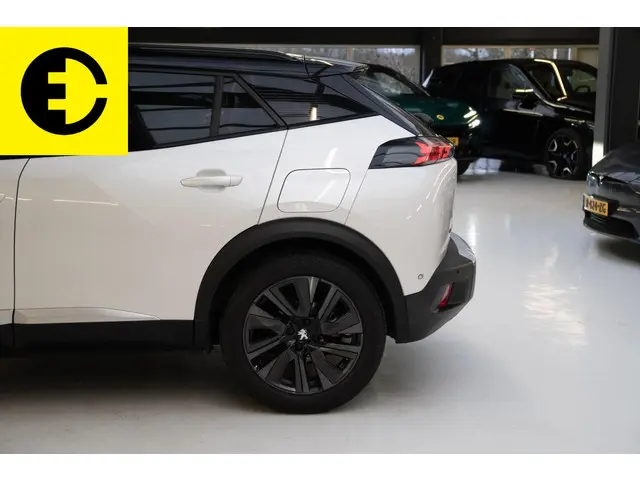 Peugeot e-2008 EV GT 50 kWh 2020 Elektrisch 18