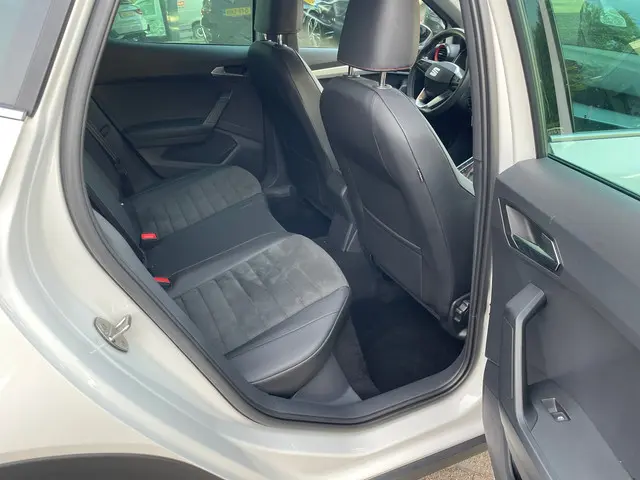 SEAT Arona 1.0 TSI FR Business Connect 2024 Benzine 18