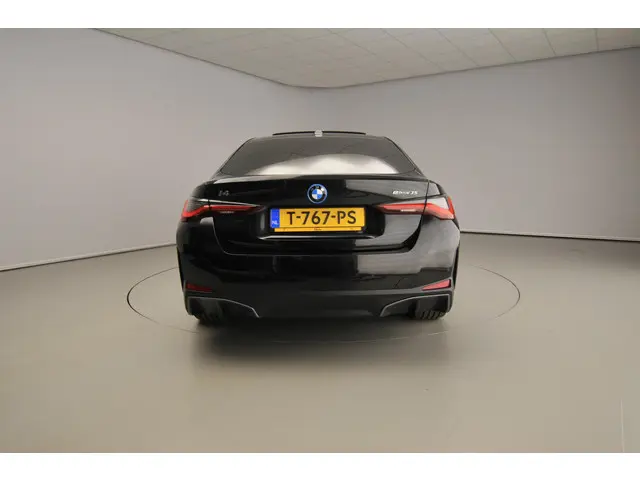BMW i4 3