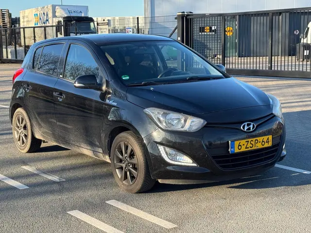 Hyundai i20 1.2i Go! / AIRCO / NAP 2015 Benzine 4