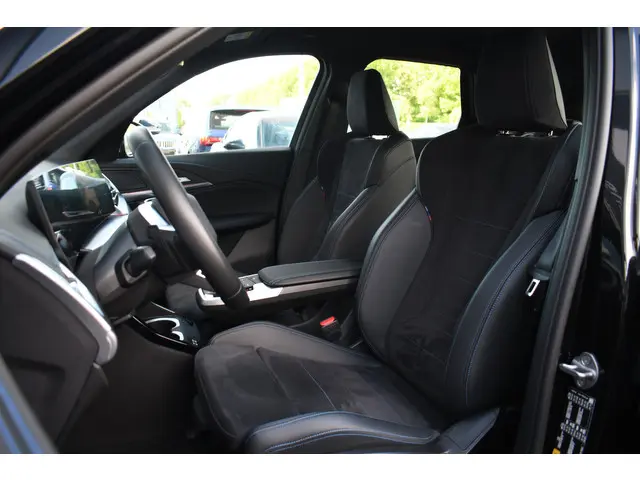 BMW X1 xDrive25e M-Sport 2024 Hybride Benzine 4