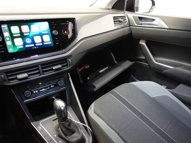 Volkswagen Polo 1.0 TSI Highline DSG-7 Aut. 2021 Benzine 17