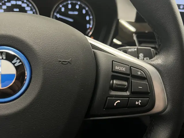 BMW X1 xDrive25e 2022 Hybride Benzine 18