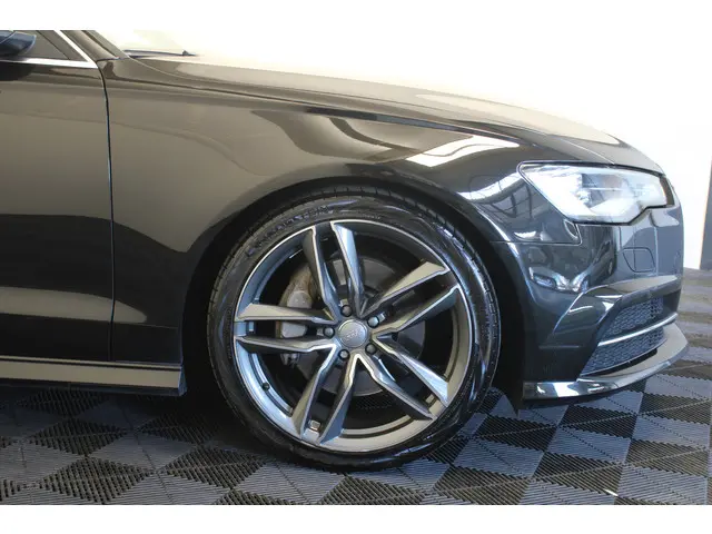 Audi A6 Avant 2.0 TFSI quattro Sport Edition 2015 Benzine 4