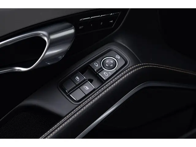 Porsche 718 Boxster GTS 25 Years 2021 Benzine 12