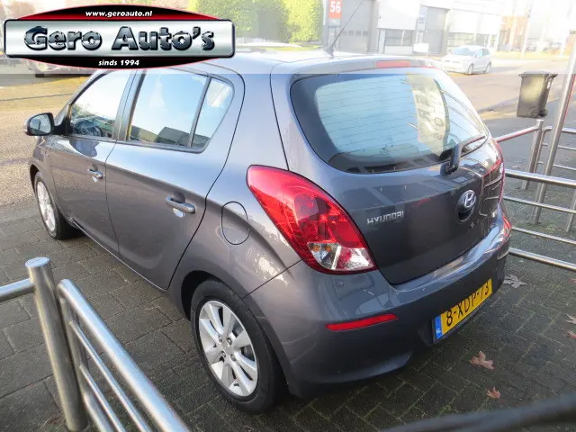 Hyundai i20 1.2i i-Deal 1 eigenaar 2015 Benzine 3