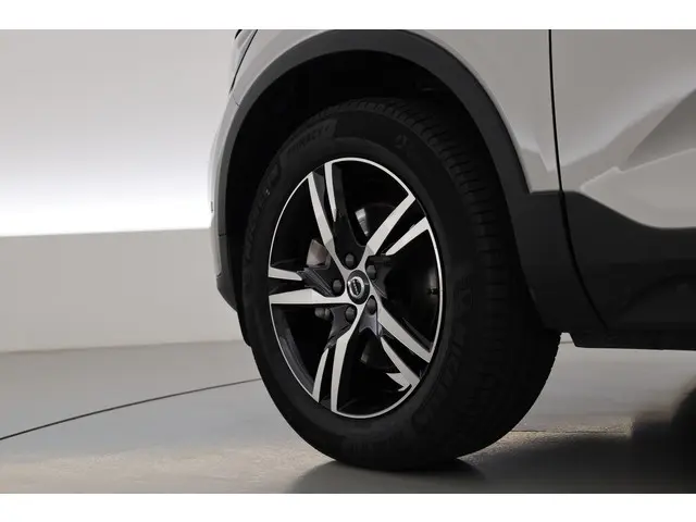 Volvo XC40 2.0 B3 Ultra Dark 2025 Hybride Benzine 48