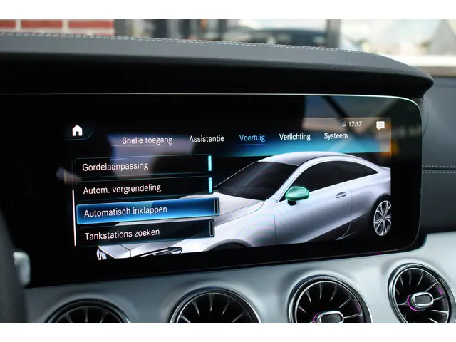 Mercedes-Benz E-Klasse Coupé 200 AMG Line 2020 Benzine 28