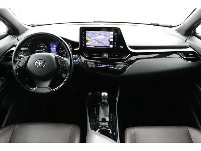 Toyota C-HR 1.8 Hybrid Executive 2017 Hybride Benzine 4